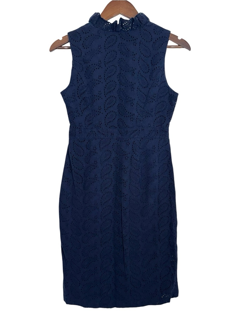 Chadwick’s Dark Blue Eyelet Paisley Shift Dress Size 8 Sleeveless Ruffle Trim - Picture 2 of 7